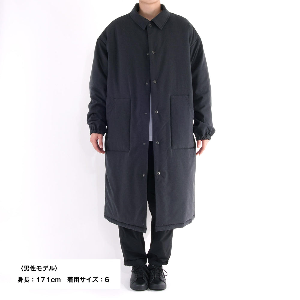 【寒さから身を守る、布団生まれのディフェンス力】ディフェンダー ロングコート / ブラック