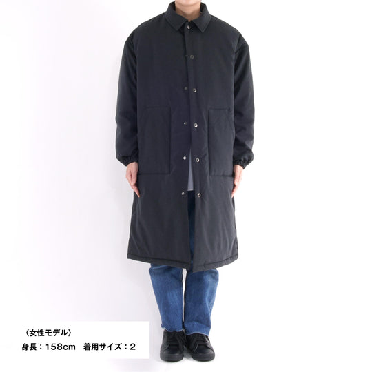 【寒さから身を守る、布団生まれのディフェンス力】ディフェンダー ロングコート / ブラック