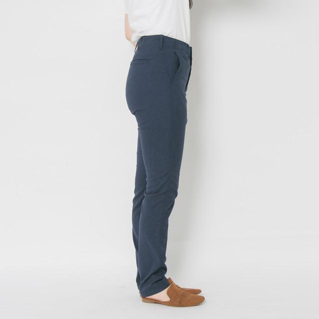 【フォーマルな見た目なのに疲れない穿き心地】「着たくないのに、毎日着てしまう」パンツ / ブルー