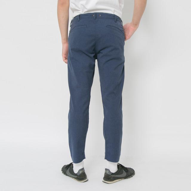 【フォーマルな見た目なのに疲れない穿き心地】「着たくないのに、毎日着てしまう」パンツ / ブルー