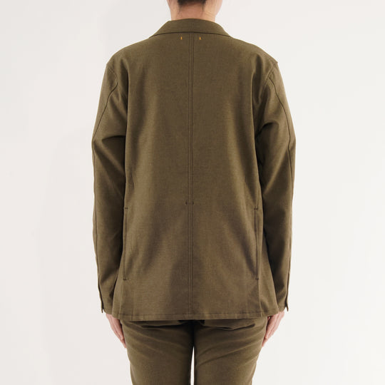 【フォーマルな見た目なのに疲れない着心地】「着たくないのに、毎日着てしまう」ジャケット/ オリーブ