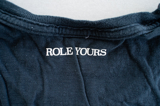 【ROLE YOURS】半袖Tシャツ / ブラック / レディースSサイズ相当